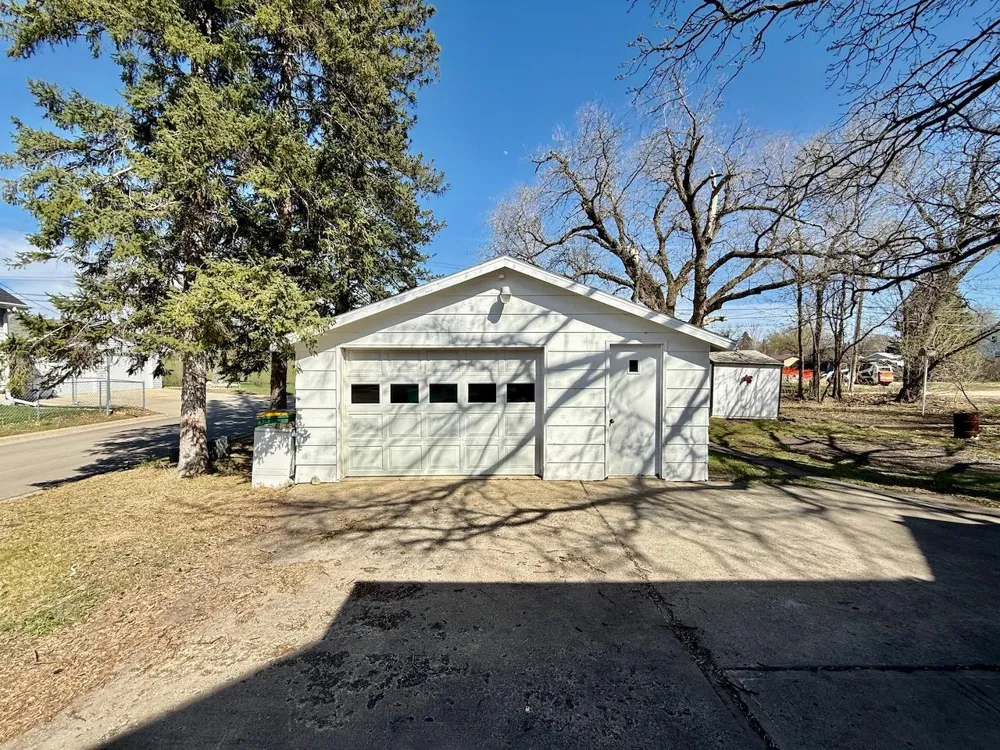 404 2nd Street S Wahpeton, ND 58075