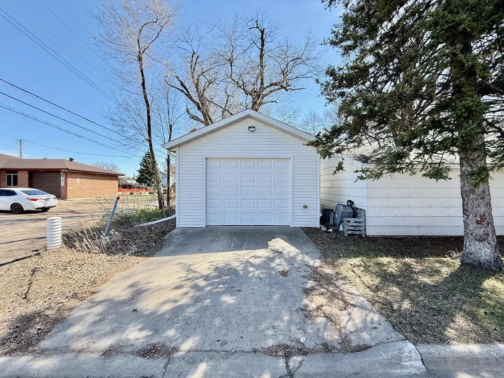 404 2nd Street S Wahpeton, ND 58075