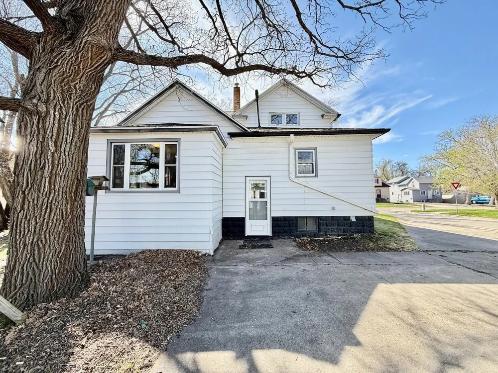 404 2nd Street S Wahpeton, ND 58075