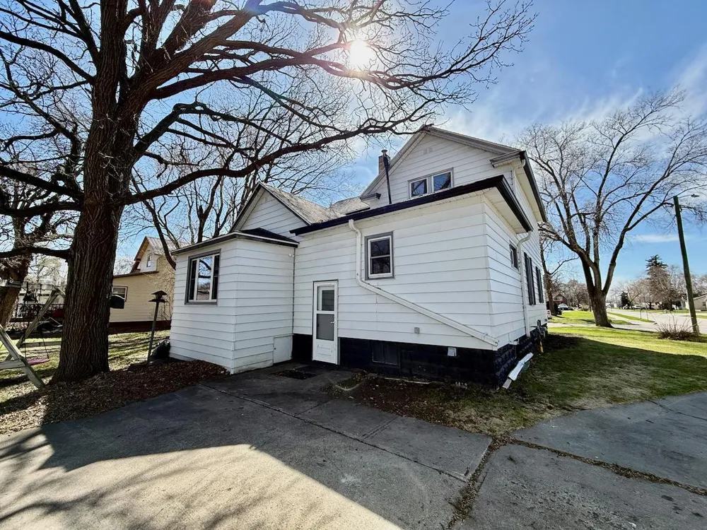 404 2nd Street S Wahpeton, ND 58075