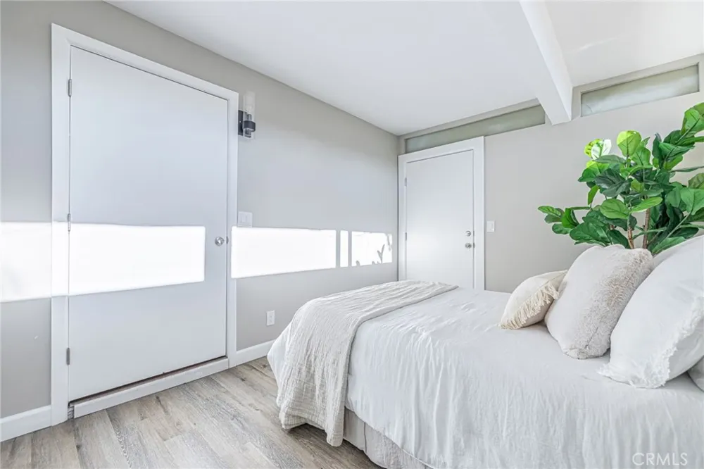 21329 Lake Shore Drive #35 California City, CA 93505