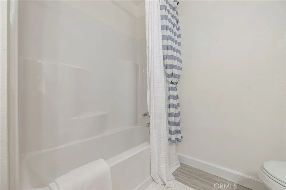 21329 Lake Shore Drive #35 California City, CA 93505