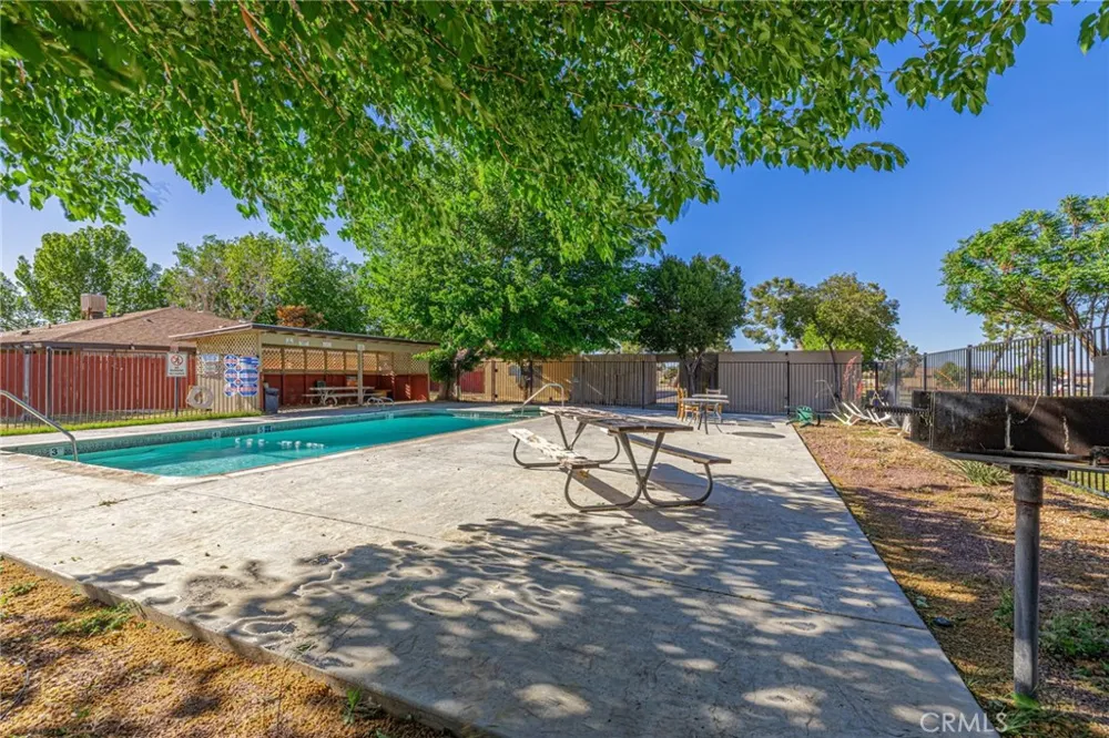 21329 Lake Shore Drive #35 California City, CA 93505