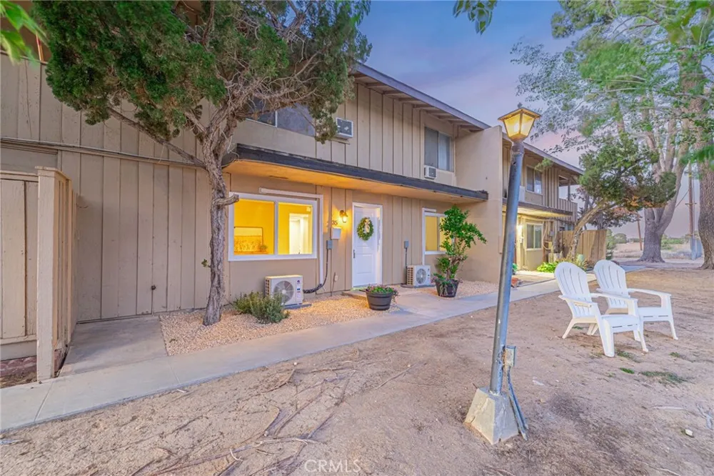 21329 Lake Shore Drive #35 California City, CA 93505