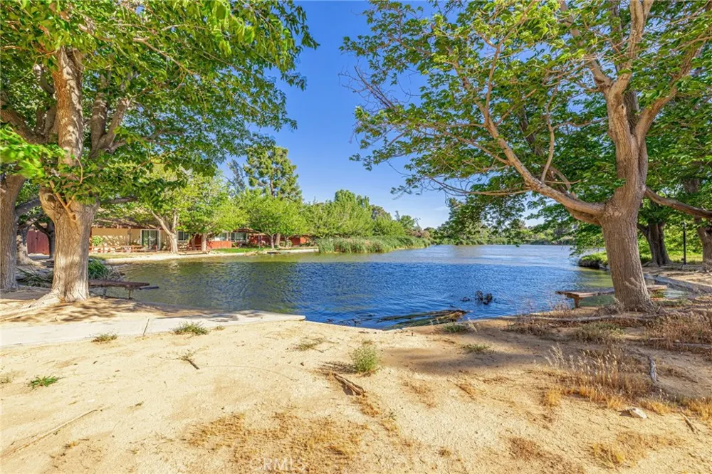 21329 Lake Shore Drive #35 California City, CA 93505