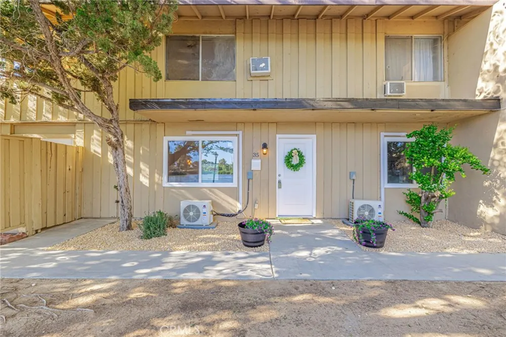 21329 Lake Shore Drive #35 California City, CA 93505