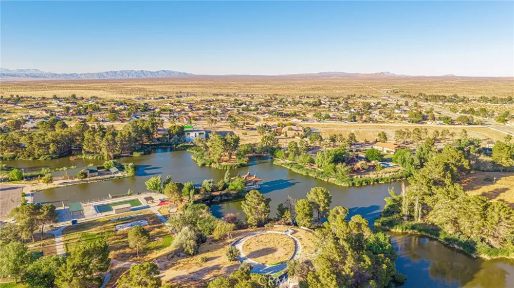 21329 Lake Shore Drive #35 California City, CA 93505