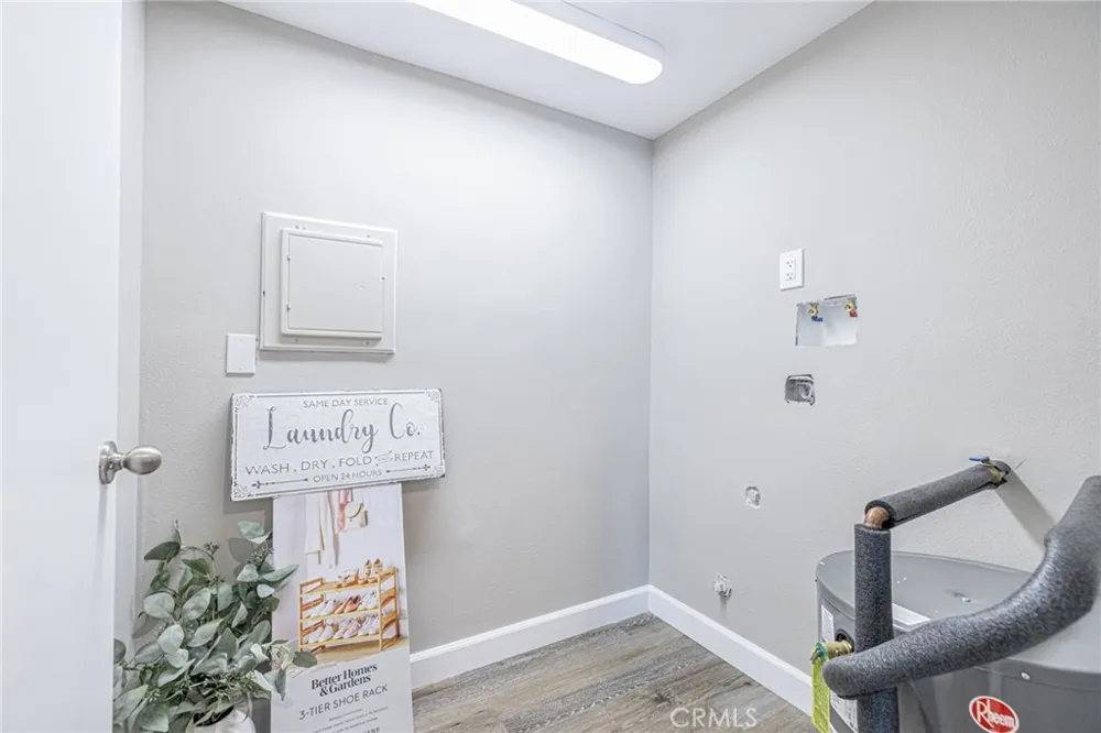 21329 Lake Shore Drive #35 California City, CA 93505