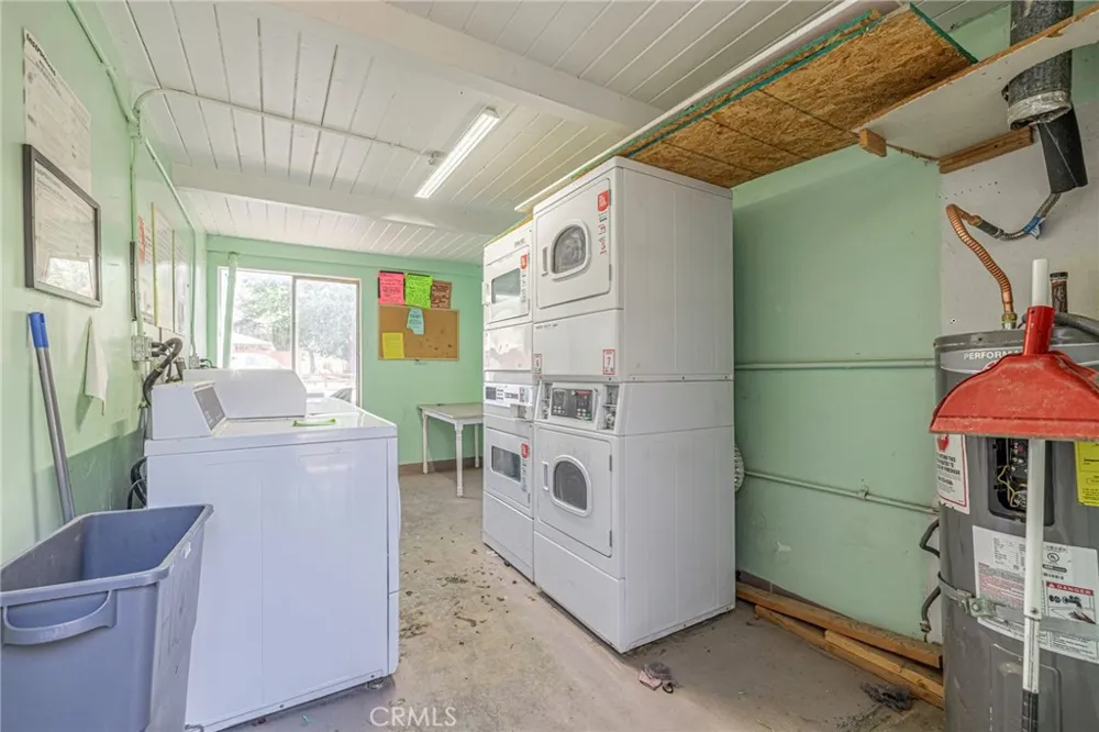 21329 Lake Shore Drive #35 California City, CA 93505