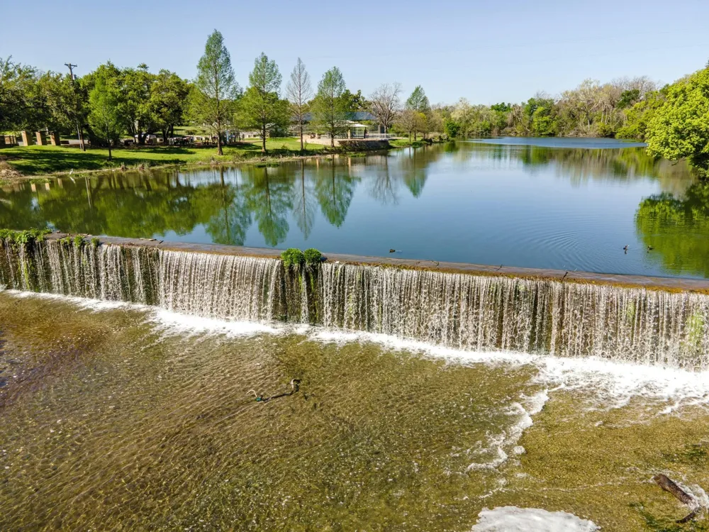 615 Pecan Avenue Round Rock, TX 78664