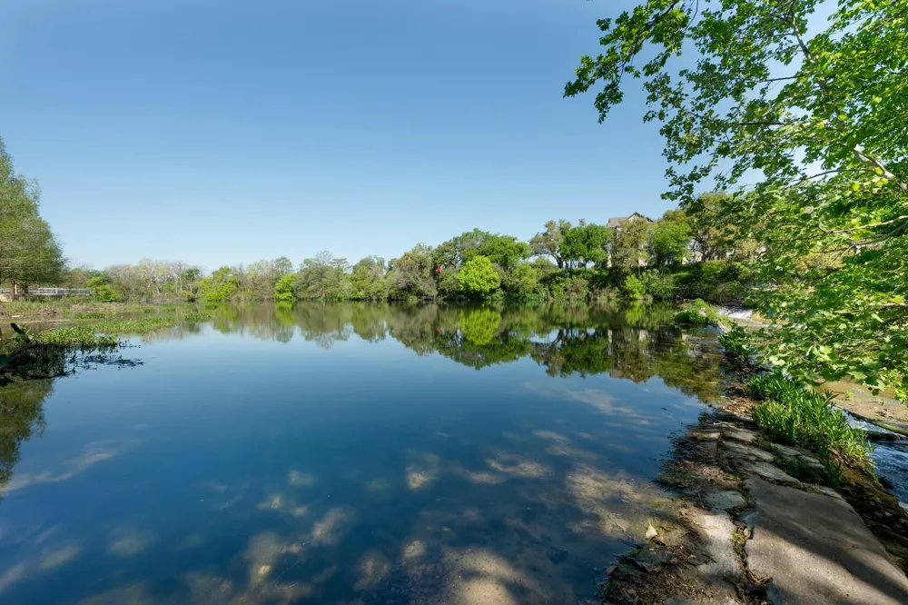 615 Pecan Avenue Round Rock, TX 78664