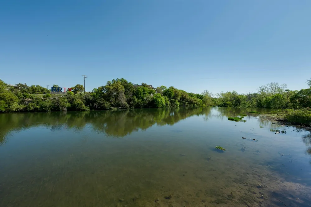 615 Pecan Avenue Round Rock, TX 78664