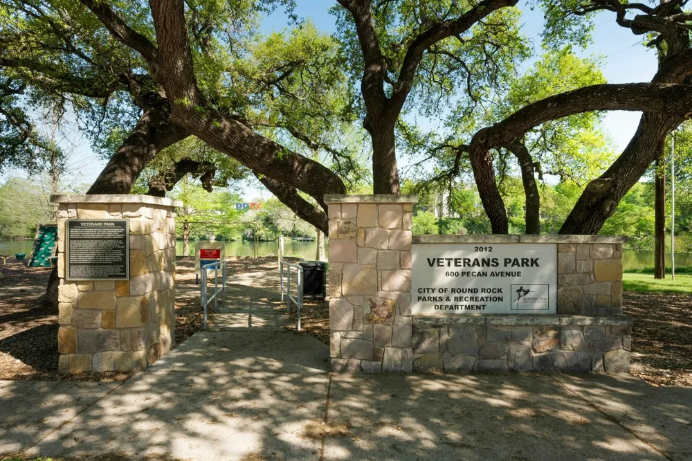 615 Pecan Avenue Round Rock, TX 78664
