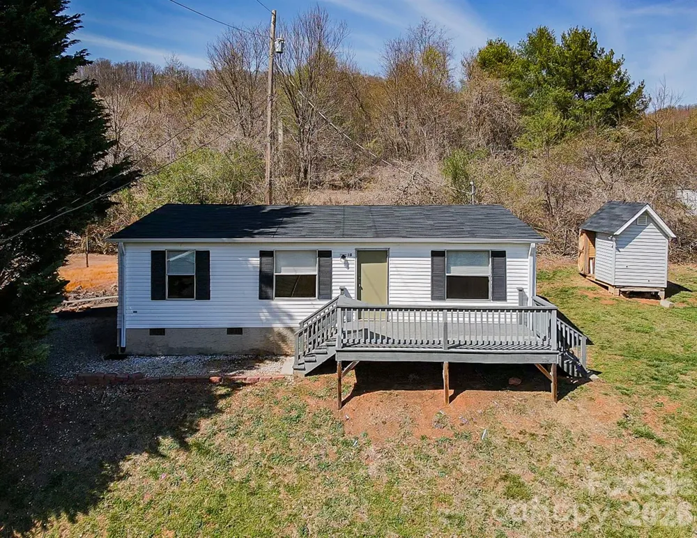 10 Lands End Drive Candler, NC 28715