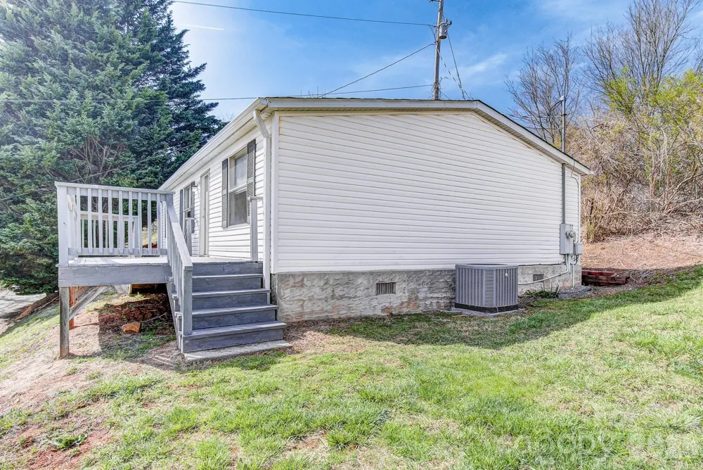 10 Lands End Drive Candler, NC 28715