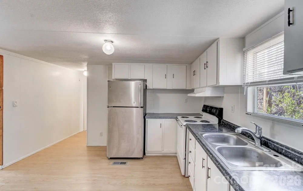 10 Lands End Drive Candler, NC 28715