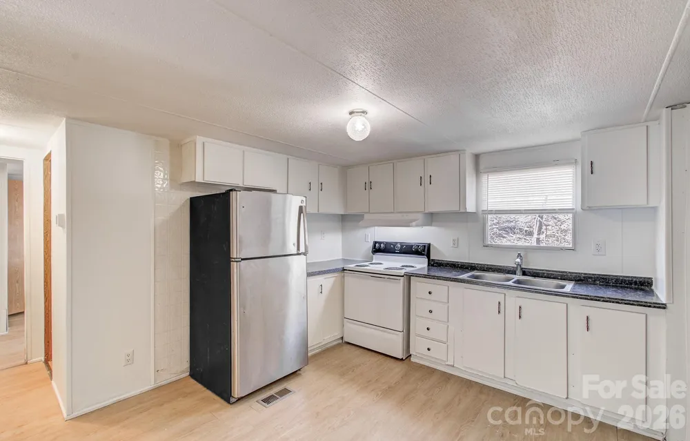 10 Lands End Drive Candler, NC 28715