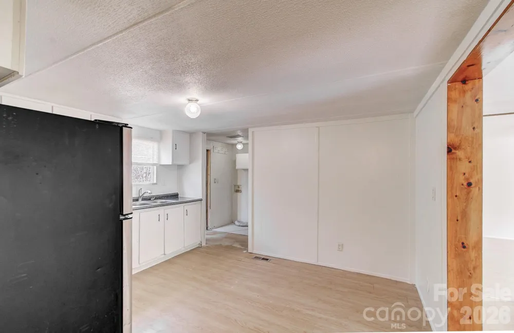10 Lands End Drive Candler, NC 28715