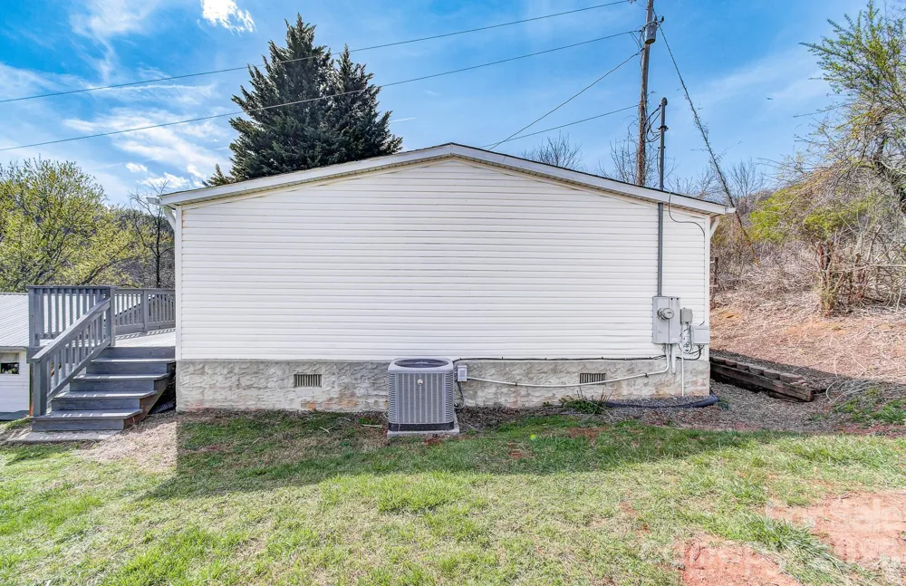 10 Lands End Drive Candler, NC 28715