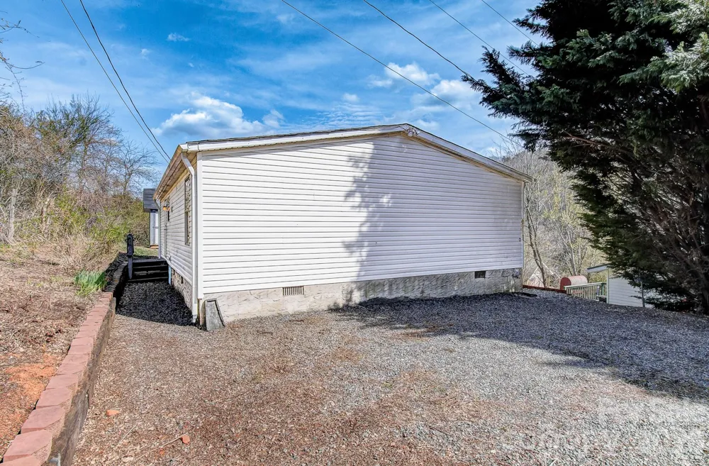 10 Lands End Drive Candler, NC 28715