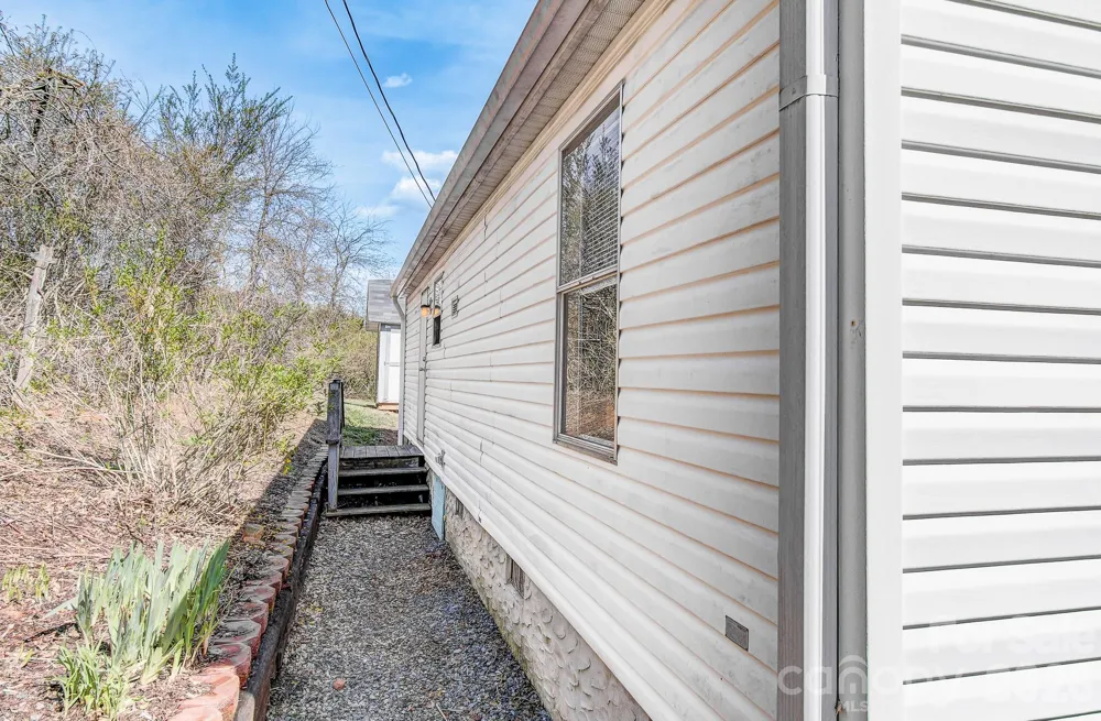 10 Lands End Drive Candler, NC 28715