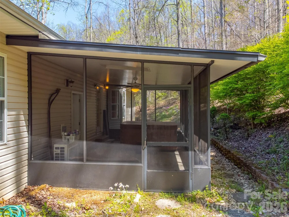 605 Toy Cove Road Sylva, NC 28779