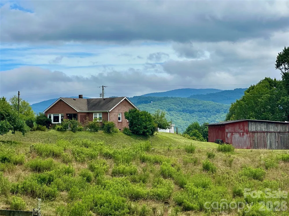 560 Russ Norris Heaton Road Elk Park, NC 28622