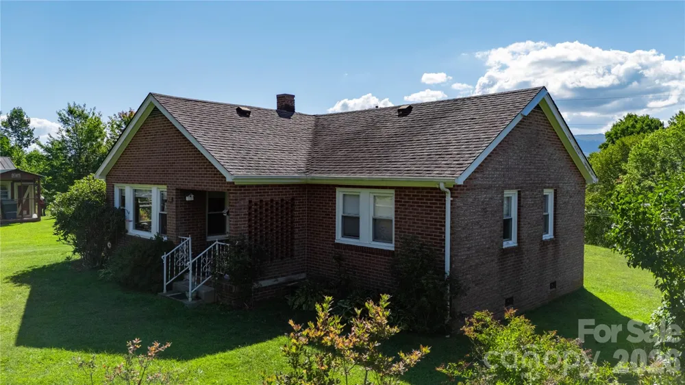 560 Russ Norris Heaton Road Elk Park, NC 28622