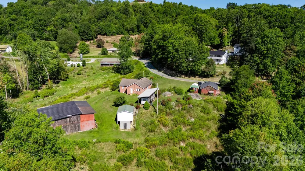 560 Russ Norris Heaton Road Elk Park, NC 28622