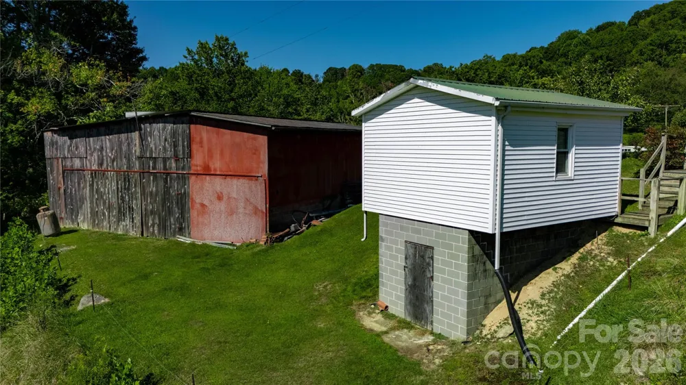 560 Russ Norris Heaton Road Elk Park, NC 28622