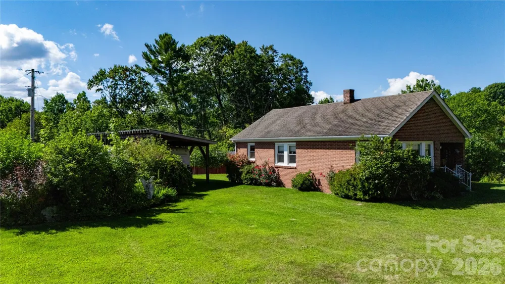560 Russ Norris Heaton Road Elk Park, NC 28622