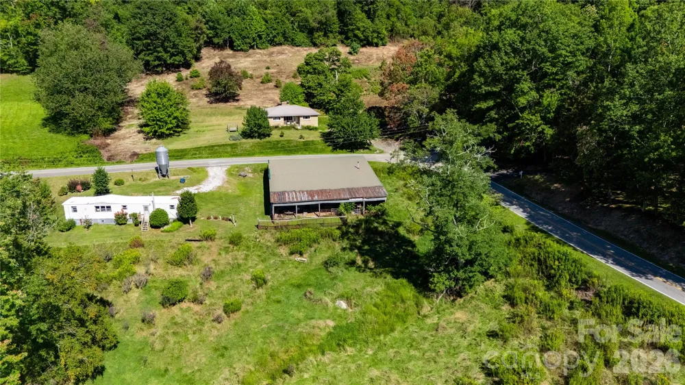 560 Russ Norris Heaton Road Elk Park, NC 28622