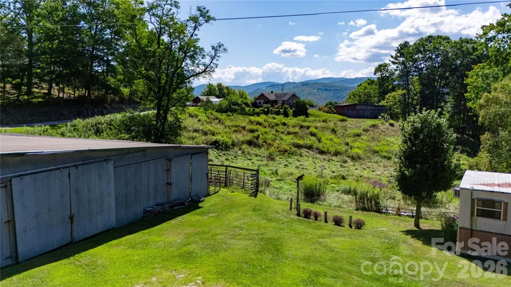 560 Russ Norris Heaton Road Elk Park, NC 28622