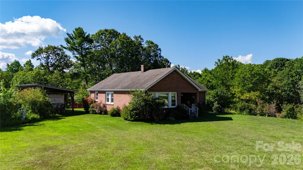 560 Russ Norris Heaton Road Elk Park, NC 28622