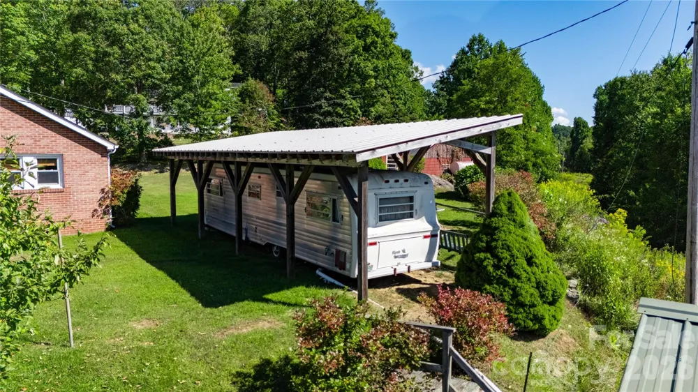 560 Russ Norris Heaton Road Elk Park, NC 28622