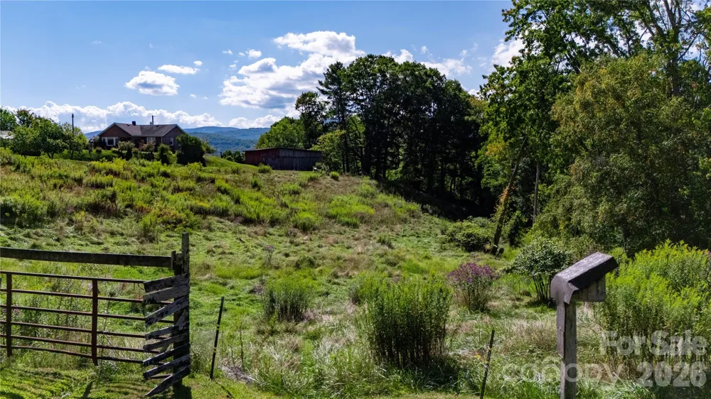 560 Russ Norris Heaton Road Elk Park, NC 28622