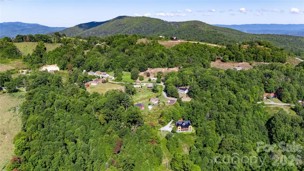 560 Russ Norris Heaton Road Elk Park, NC 28622