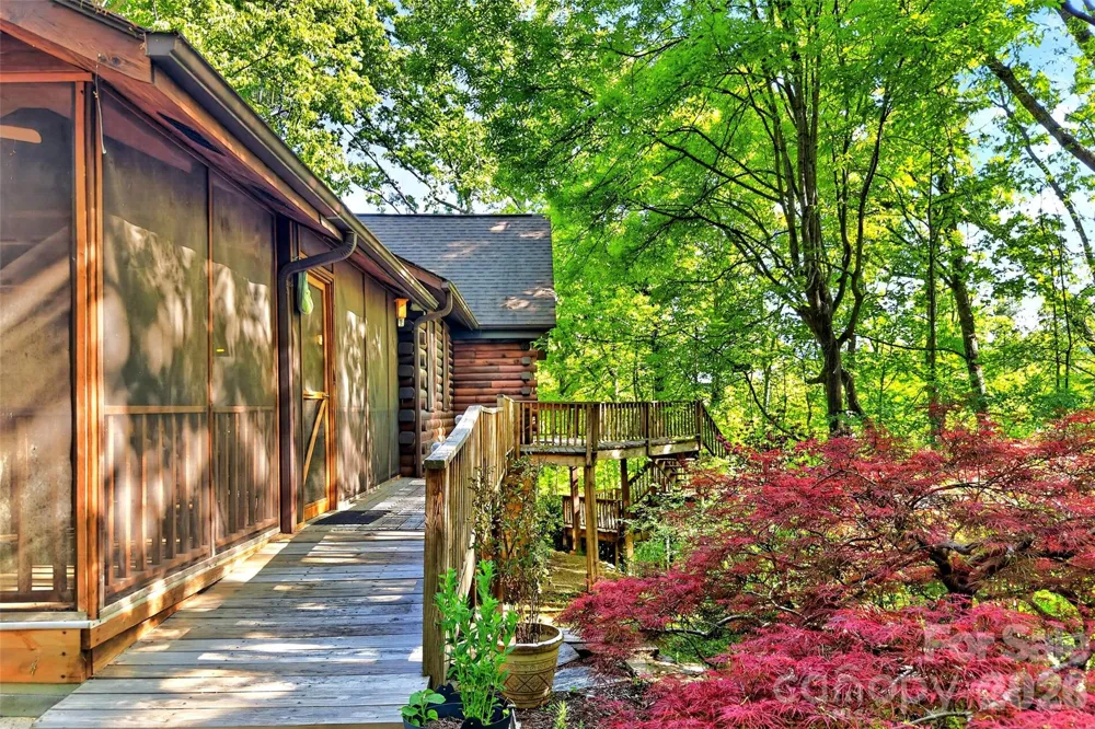 221 Hammer Hollow Drive Marion, NC 28752