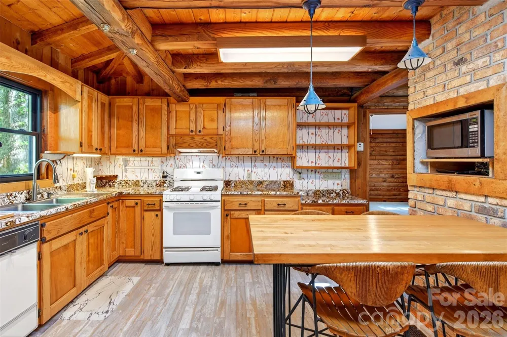 221 Hammer Hollow Drive Marion, NC 28752