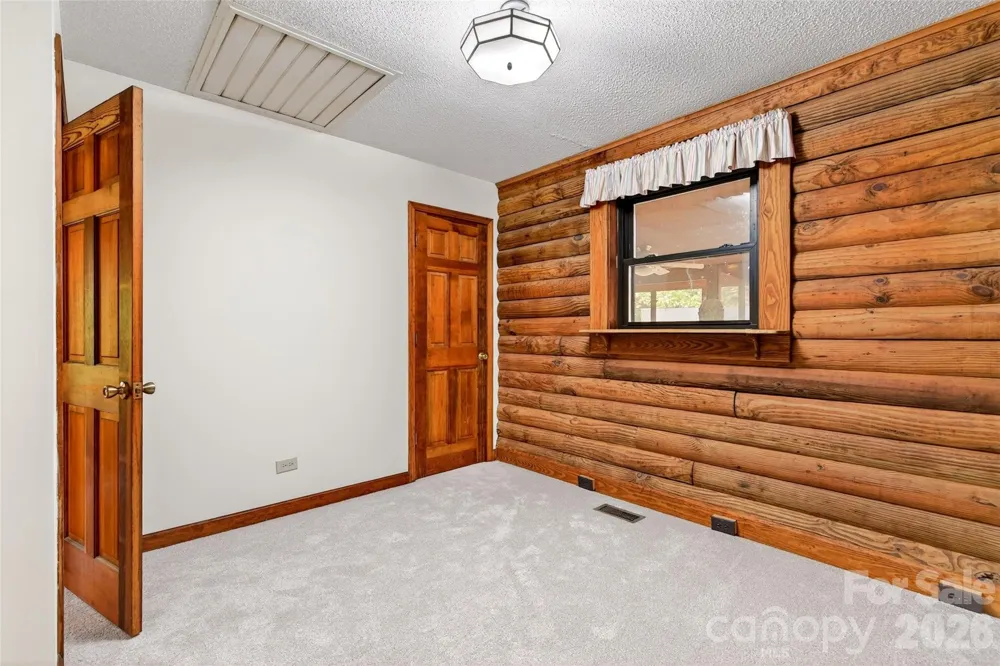221 Hammer Hollow Drive Marion, NC 28752