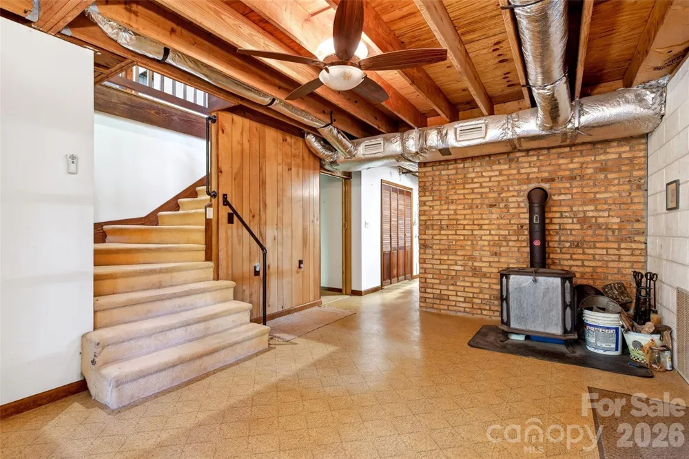 221 Hammer Hollow Drive Marion, NC 28752