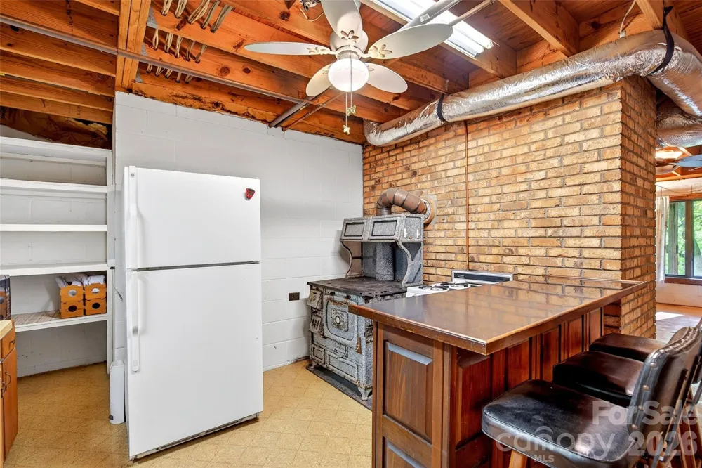221 Hammer Hollow Drive Marion, NC 28752