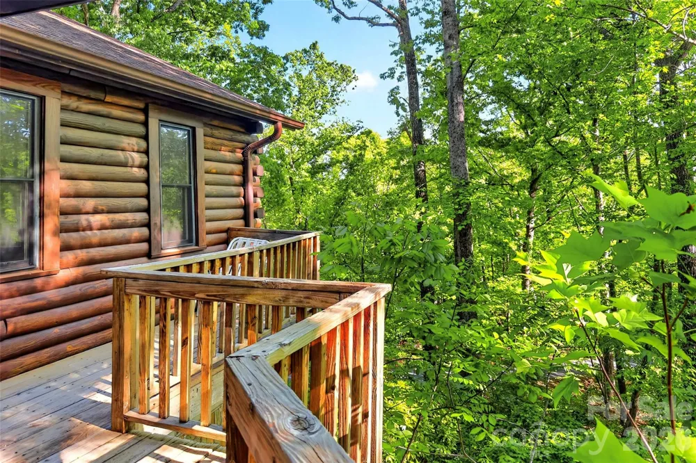 221 Hammer Hollow Drive Marion, NC 28752