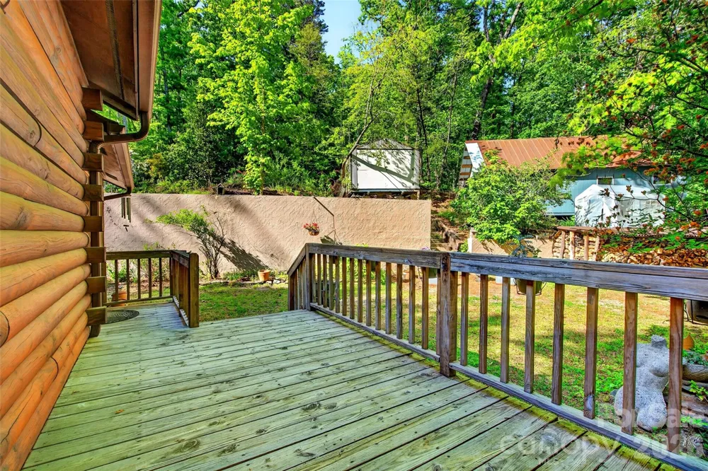 221 Hammer Hollow Drive Marion, NC 28752