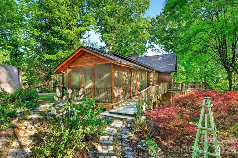 221 Hammer Hollow Drive Marion, NC 28752