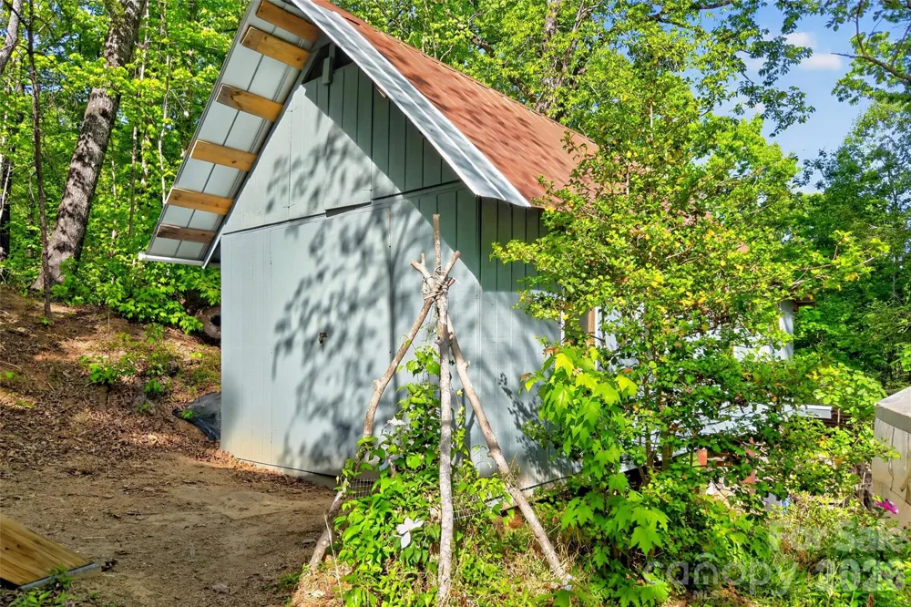 221 Hammer Hollow Drive Marion, NC 28752