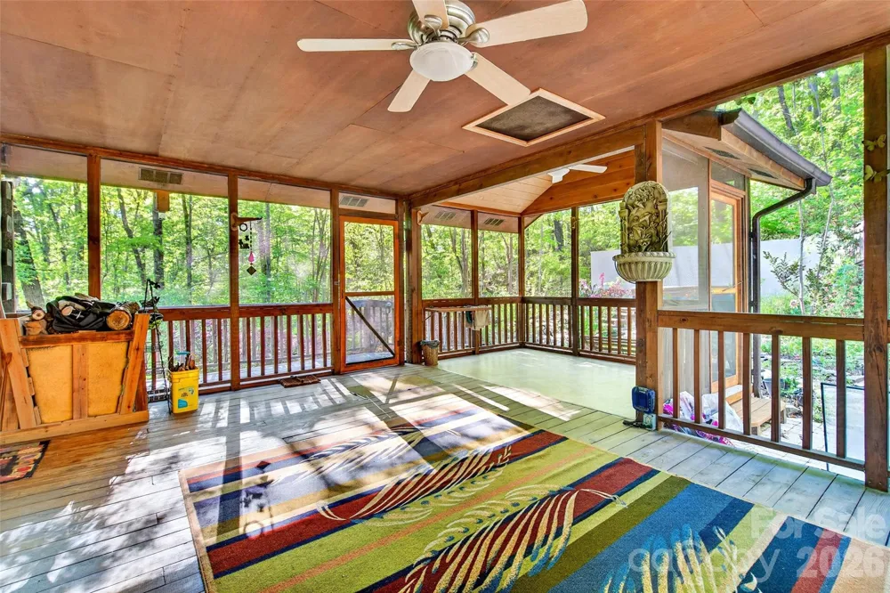 221 Hammer Hollow Drive Marion, NC 28752