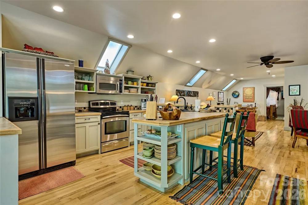 178 Whetstone Gap Road Lake Toxaway, NC 28747