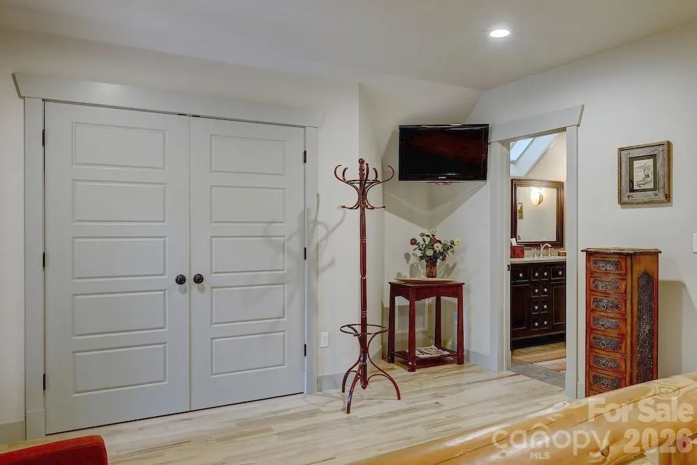 178 Whetstone Gap Road Lake Toxaway, NC 28747