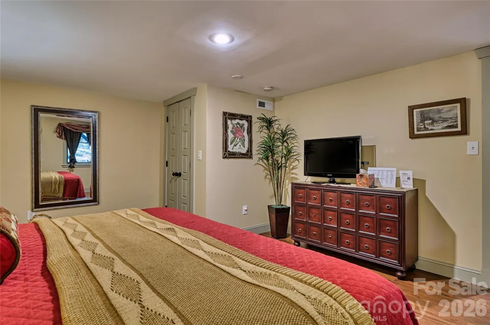 178 Whetstone Gap Road Lake Toxaway, NC 28747